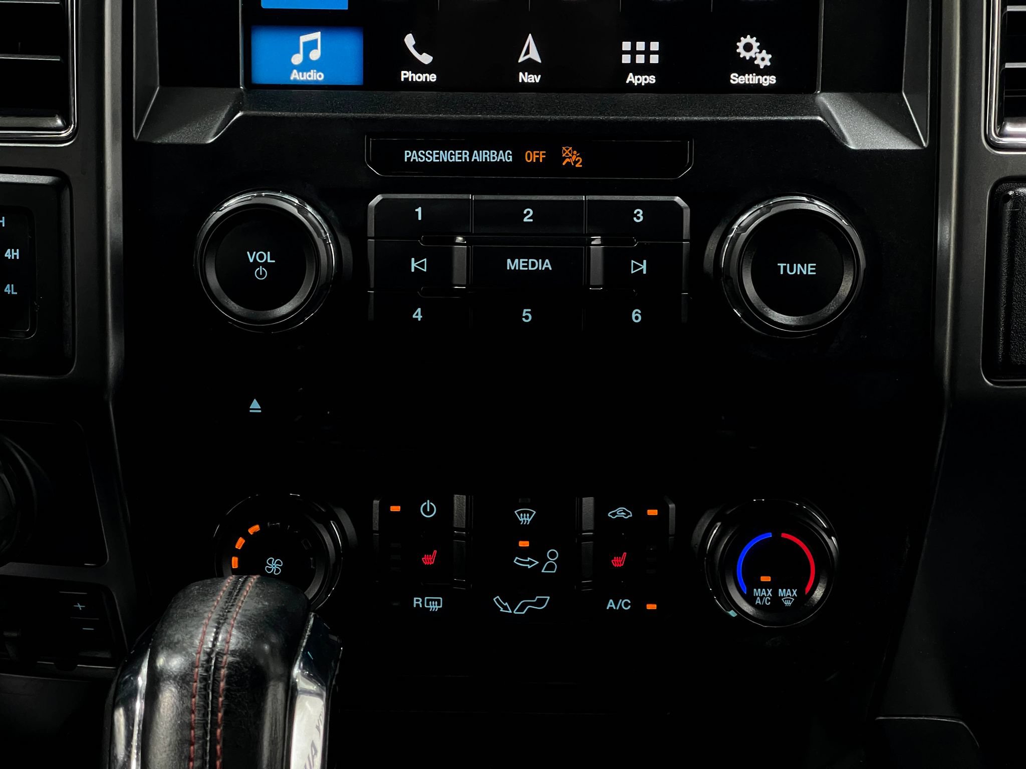 Used 2018 Ford F150 XLT w/ Equipment Group 302A Luxury AWD/4WD image 24