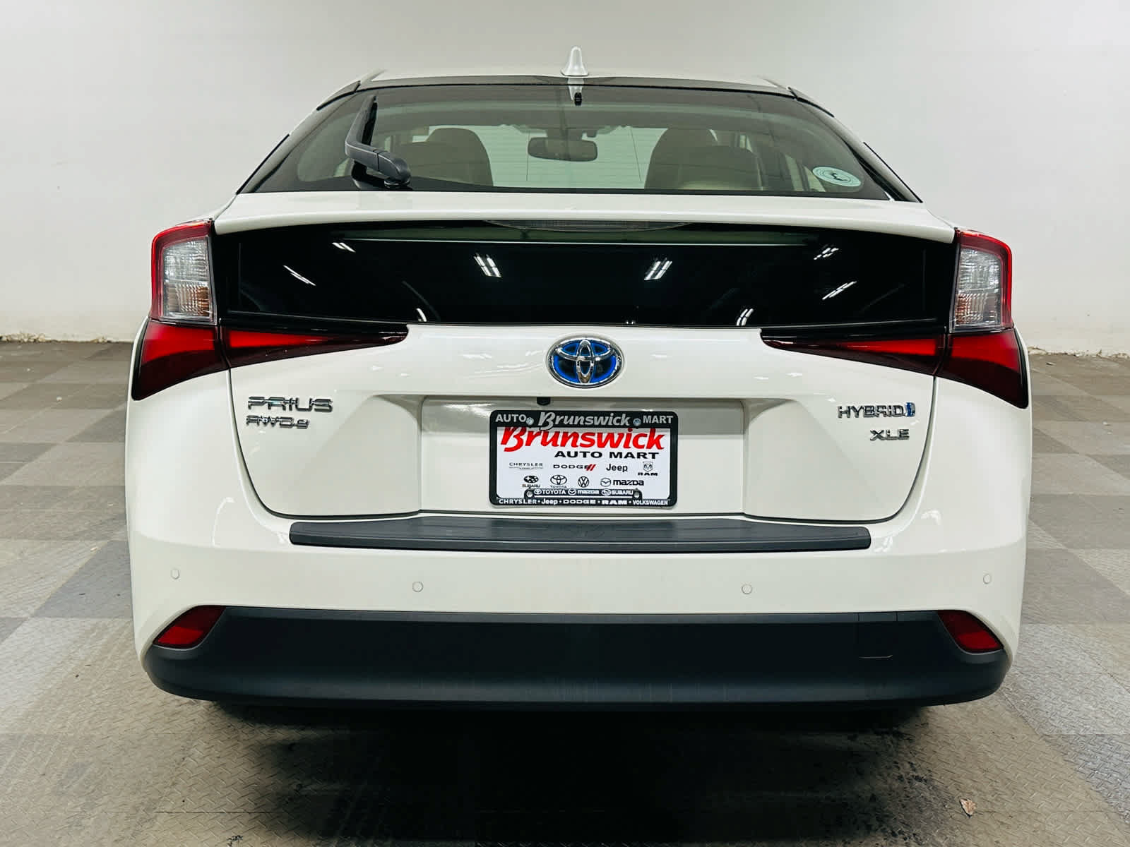 Used 2020 Toyota Prius XLE AWD/4WD image 5