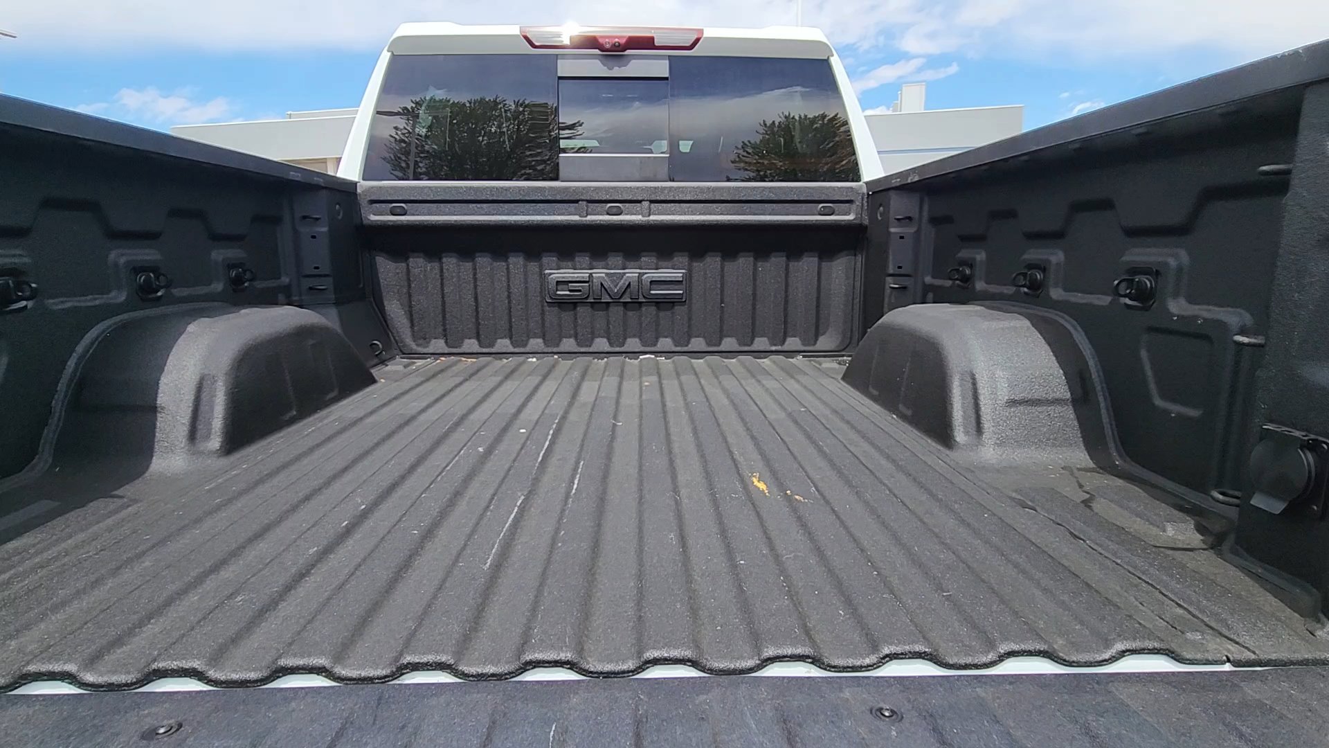 Used 2025 GMC Sierra 1500 AT4X AWD/4WD image 40