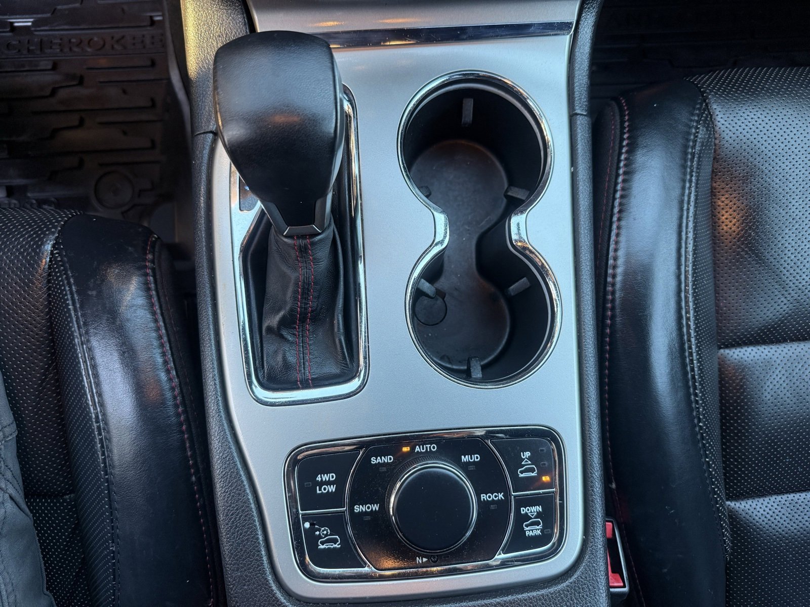 Used 2019 Jeep Grand Cherokee Trailhawk w/ Trailhawk Luxury Group image 42