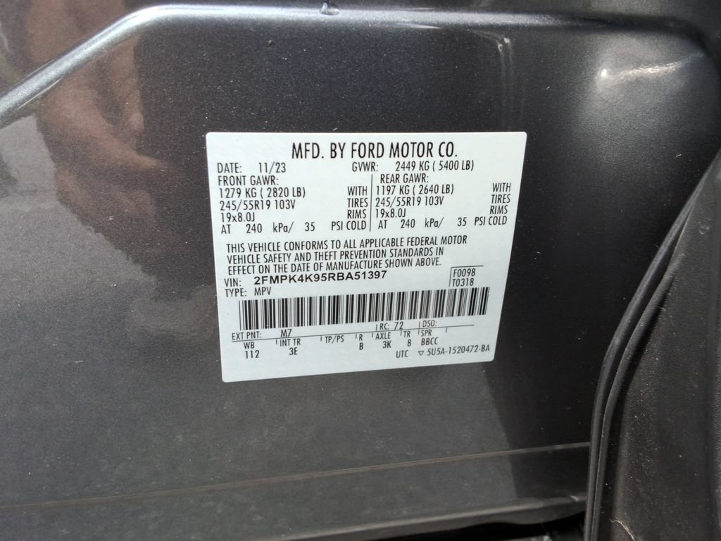 Used 2024 Ford Edge Titanium AWD/4WD image 35