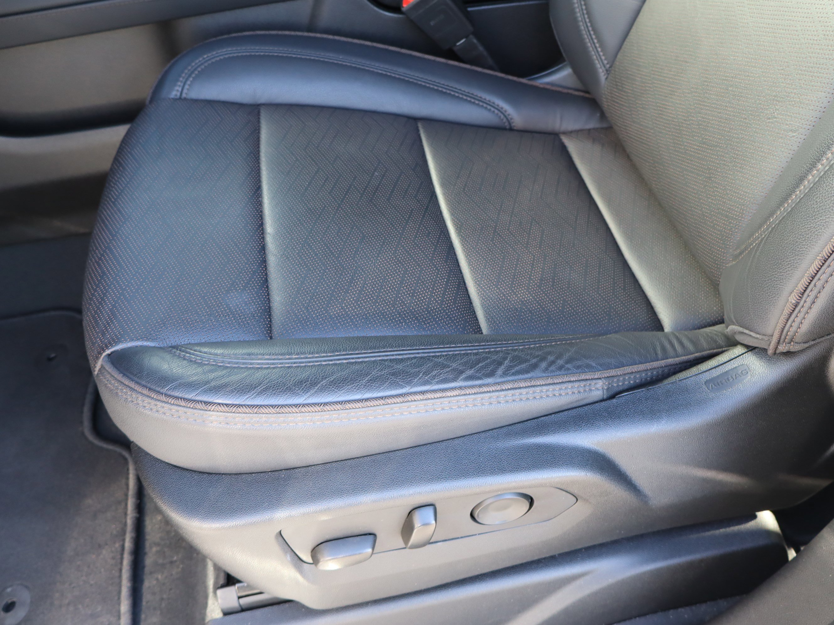 Certified 2024 Chevrolet Tahoe High Country image 19