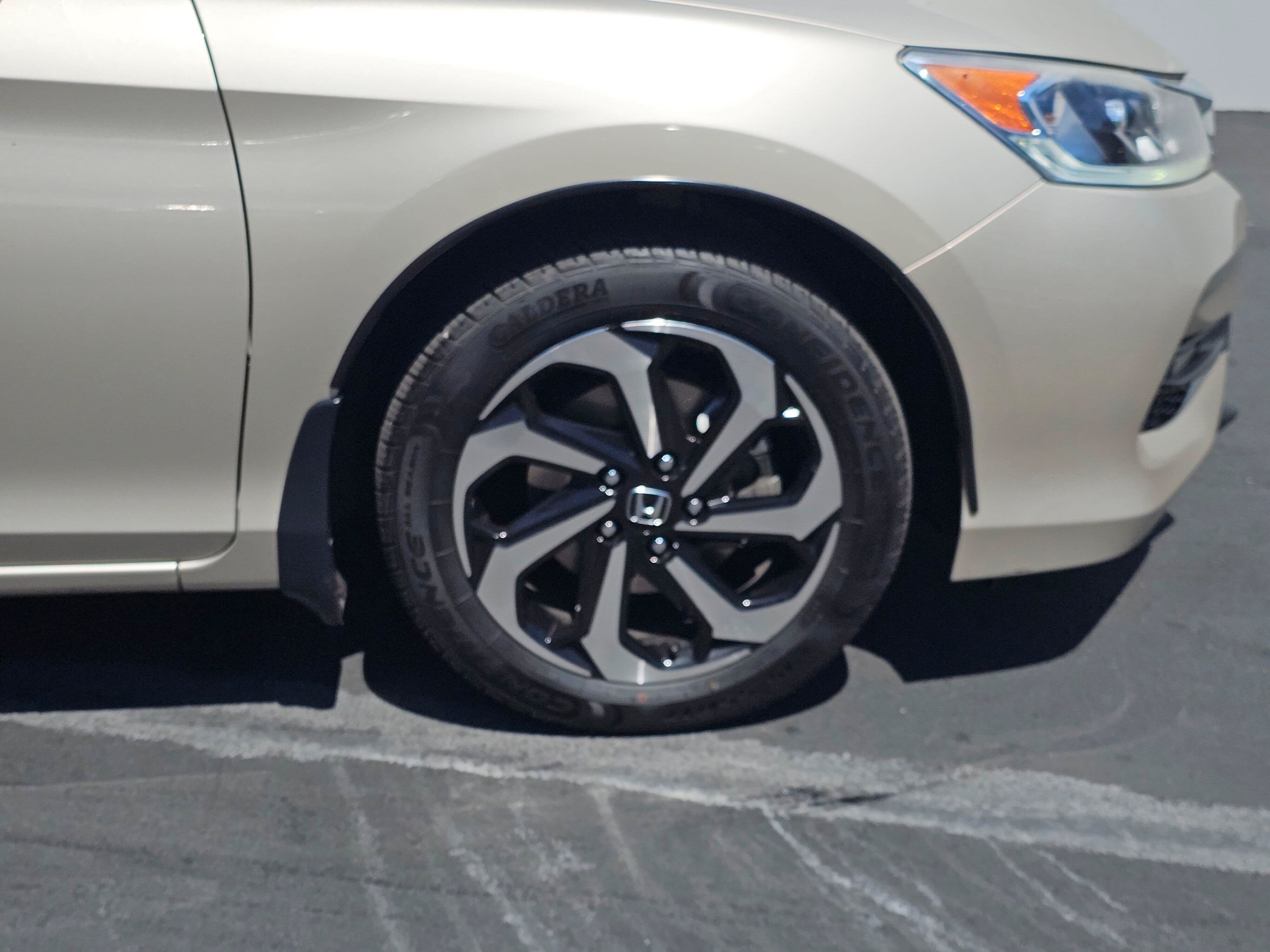 Used 2016 Honda Accord EX image 44