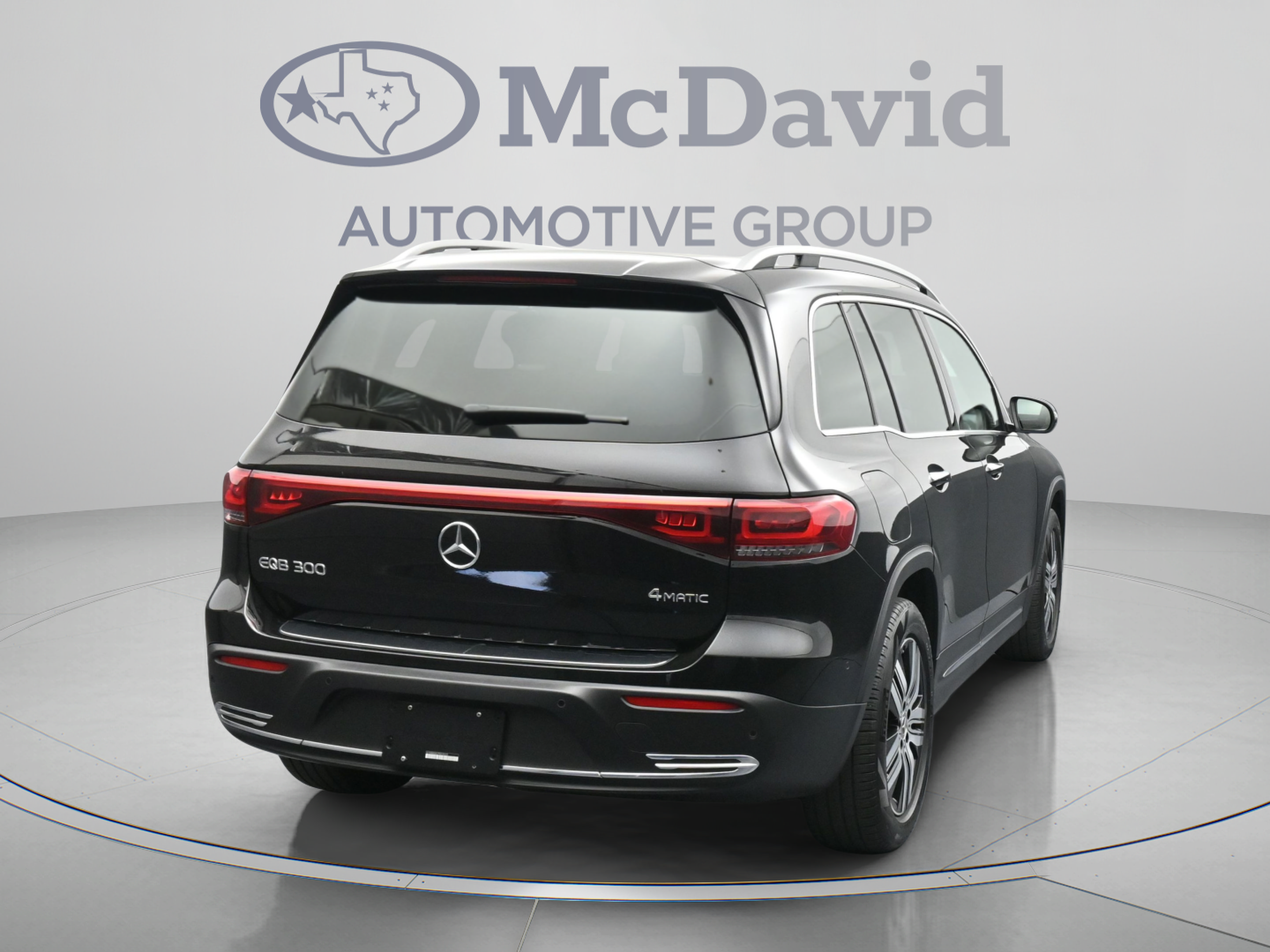 Used 2023 Mercedes-Benz EQB 300 4MATIC image 8