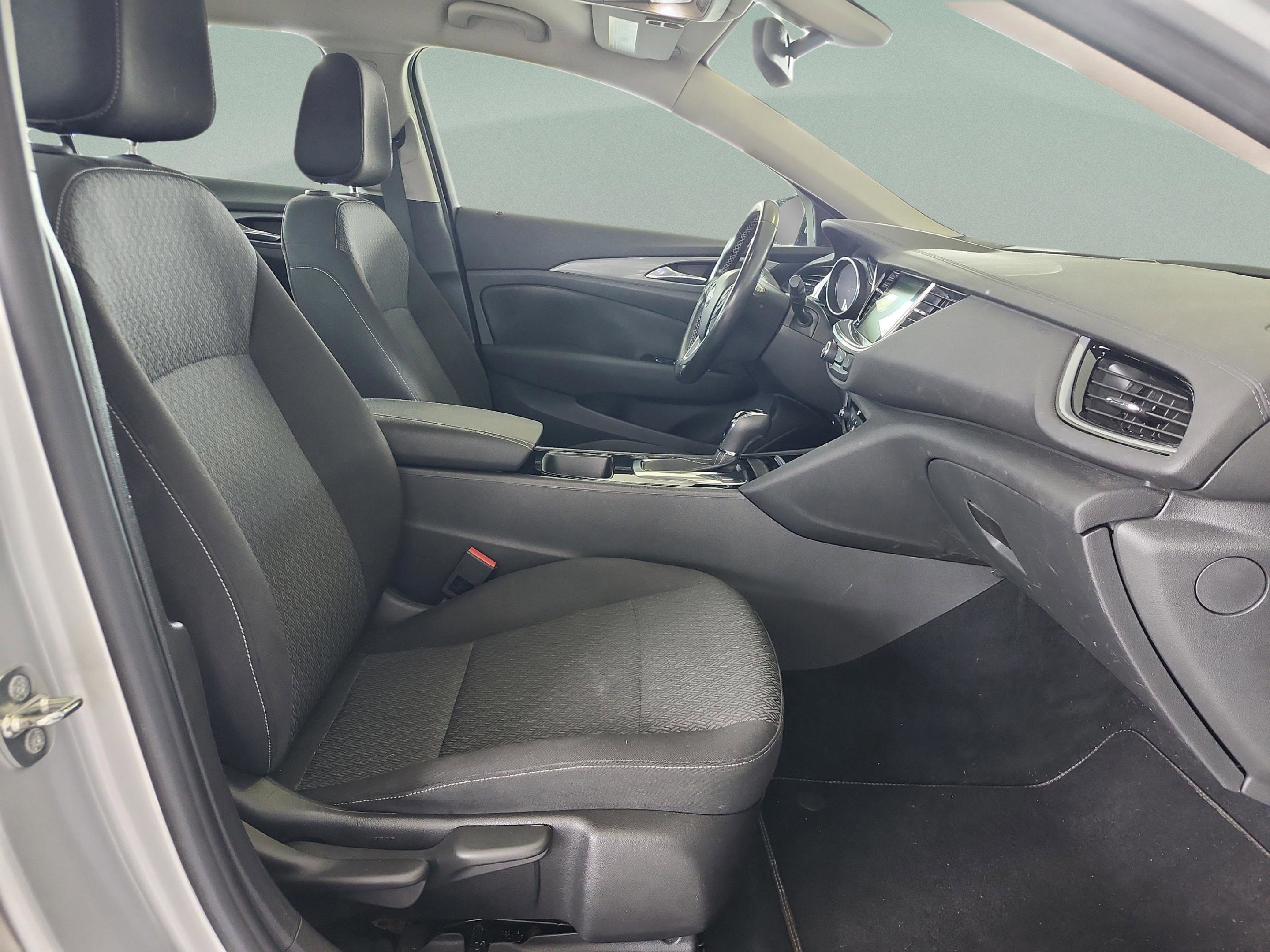 Used 2018 Buick Regal Preferred w/ Sights and Sounds Package AWD/4WD image 19