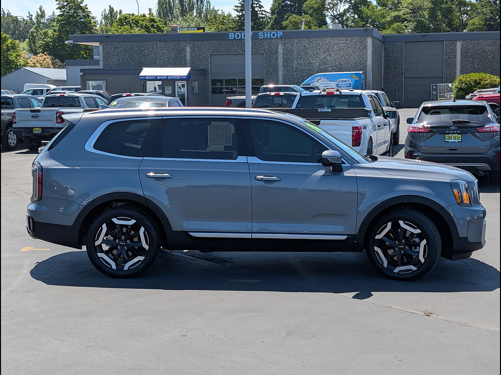 Used 2024 Kia Telluride EX AWD/4WD image 5