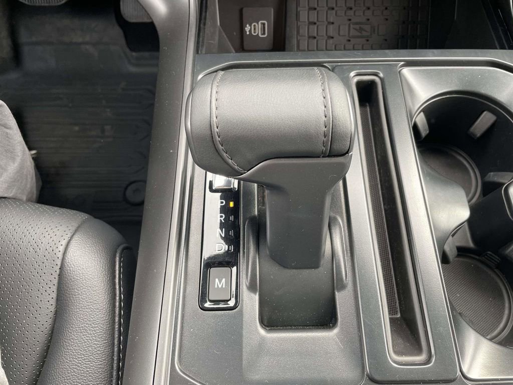 New 2025 Ford F150 Lariat w/ Equipment Group 501A Mid image 16