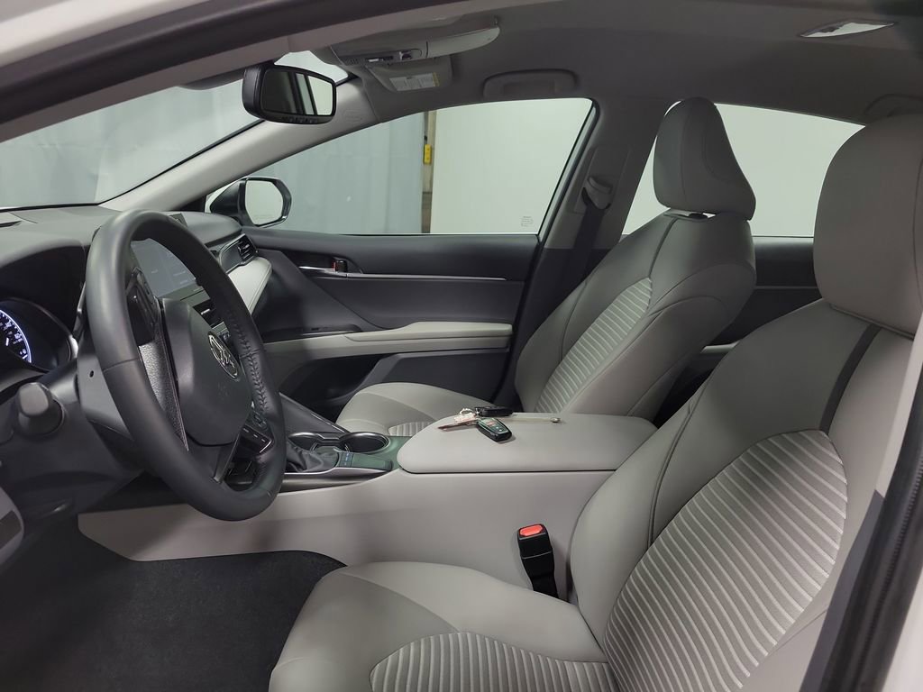 Used 2024 Toyota Camry SE w/ Convenience Package image 12