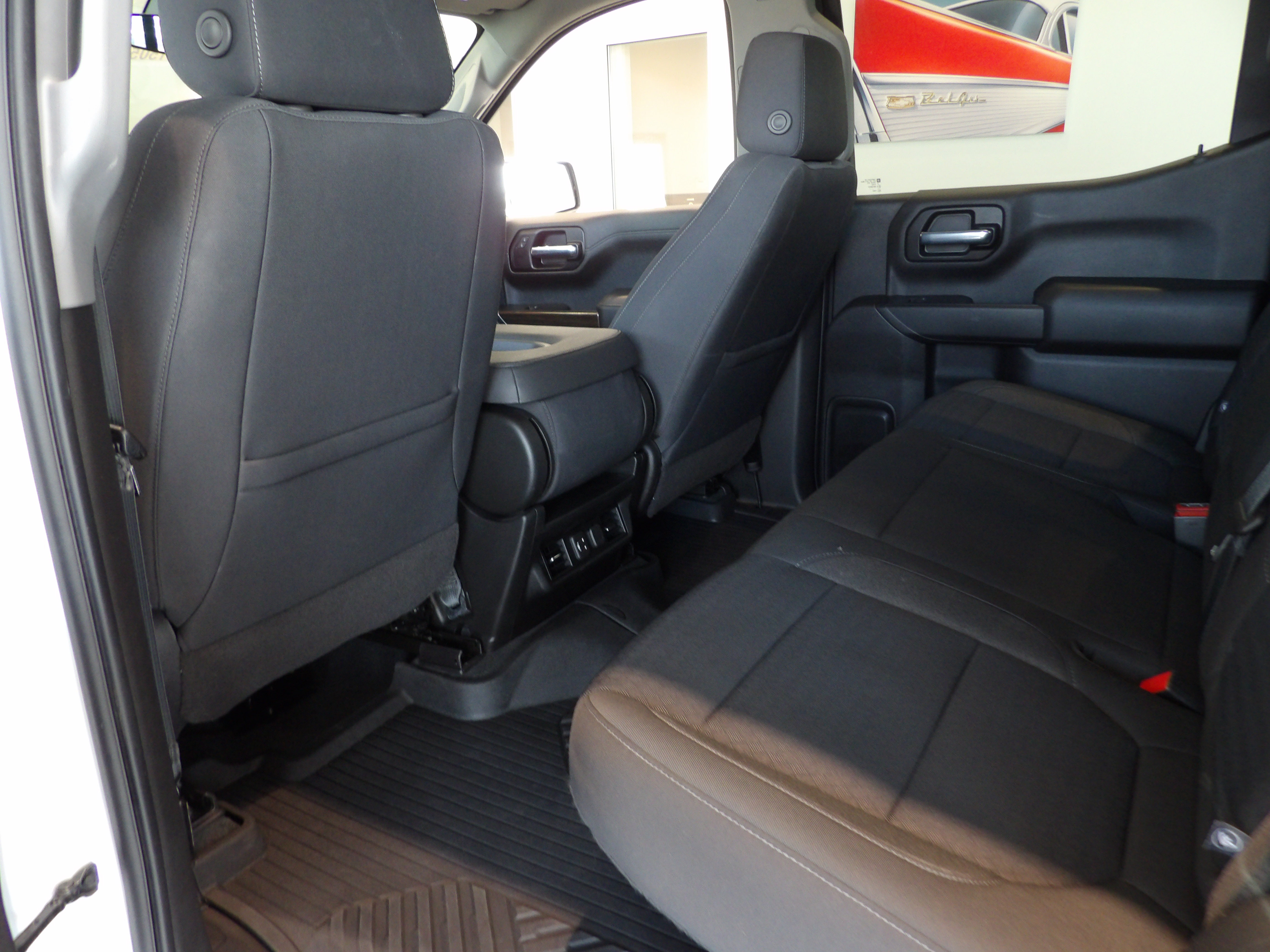 Used 2021 Chevrolet Silverado 1500 LT AWD/4WD image 17