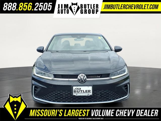 Used 2025 Volkswagen Jetta SE image 25