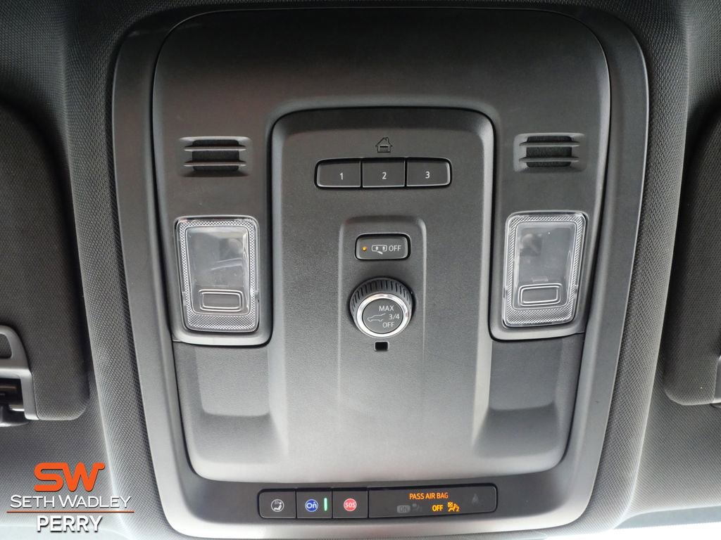 Used 2024 Chevrolet Suburban LT AWD/4WD image 35