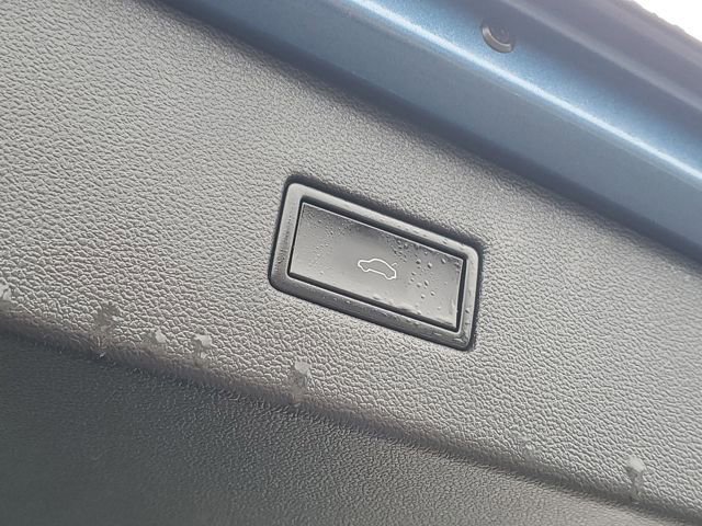 Used 2019 Volkswagen Tiguan SEL image 35