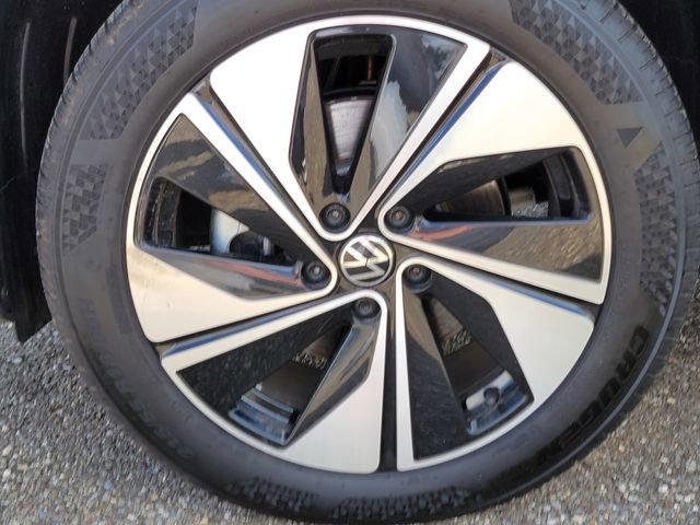 Used 2024 Volkswagen Taos SE image 13