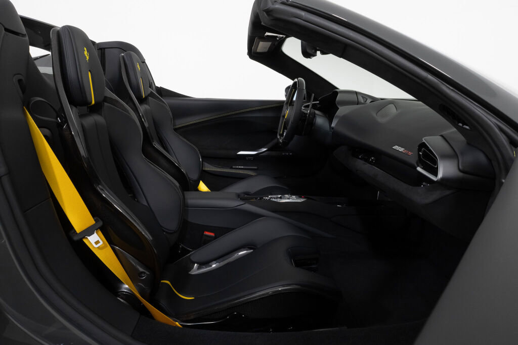 Used 2025 Ferrari 296 GTS RWD image 39
