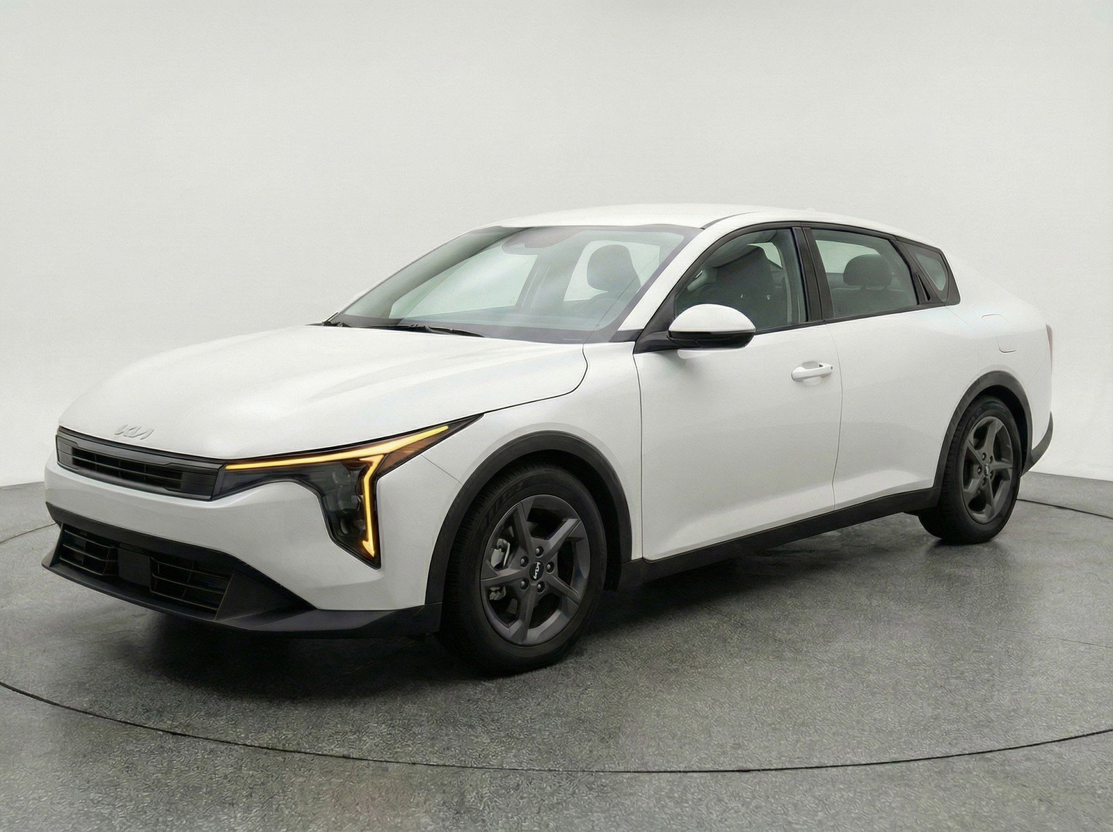 Used 2025 Kia K4 LXS FWD image 2