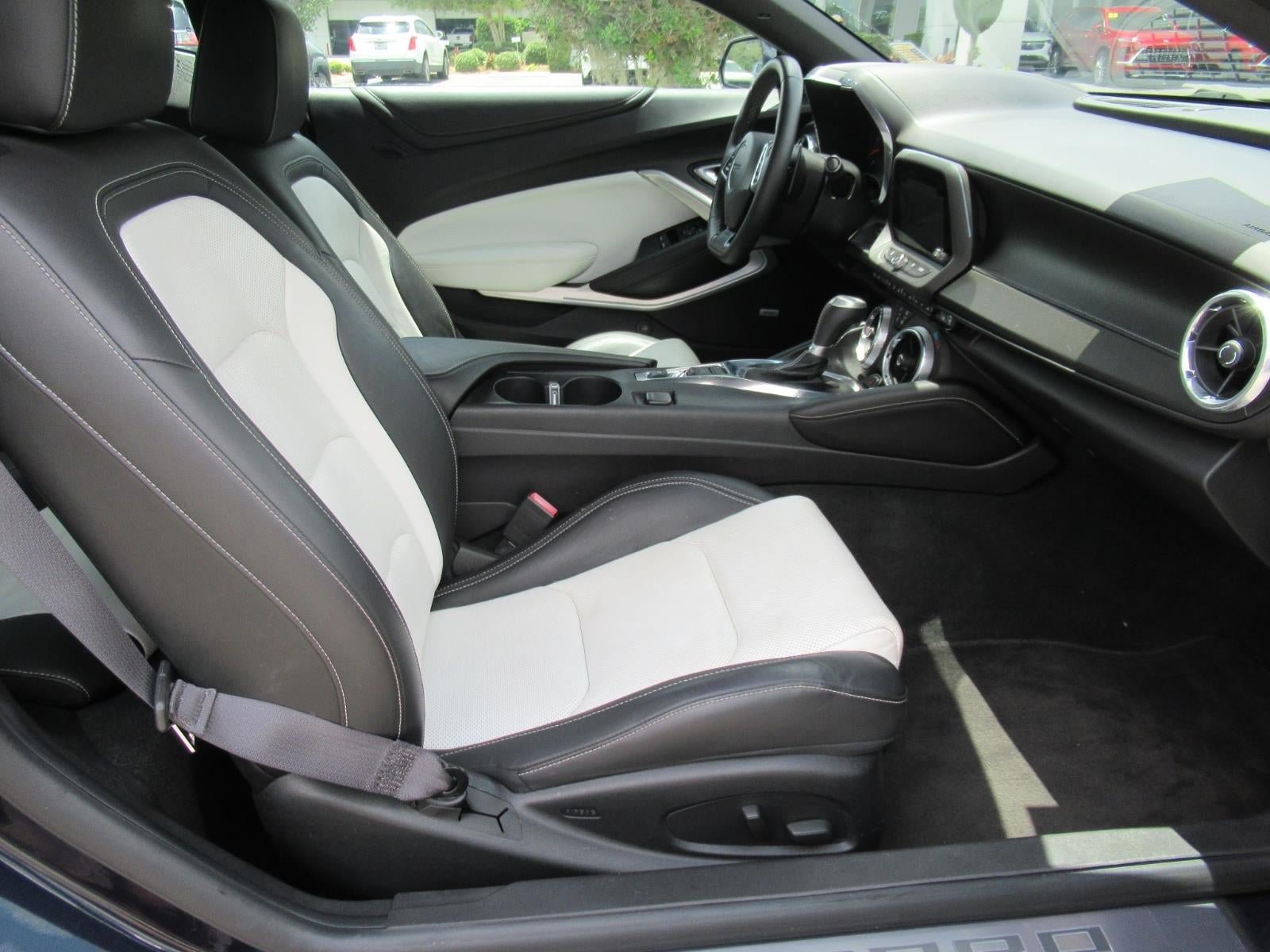 Used 2016 Chevrolet Camaro LT RWD image 10