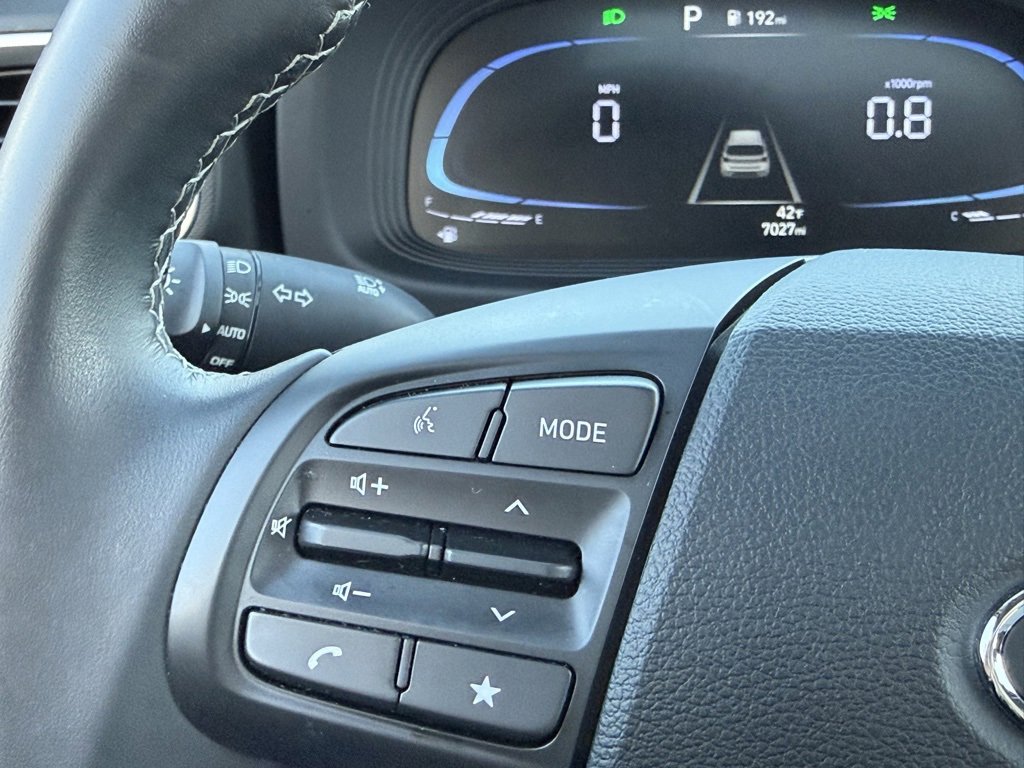 Used 2024 Hyundai Venue SEL image 25