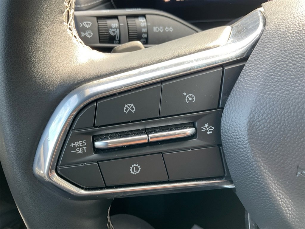 Used 2025 Chevrolet Traverse LT image 29