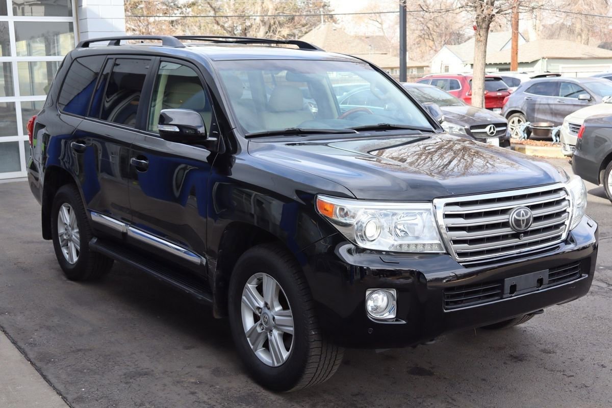 Used 2013 Toyota Land Cruiser image 6