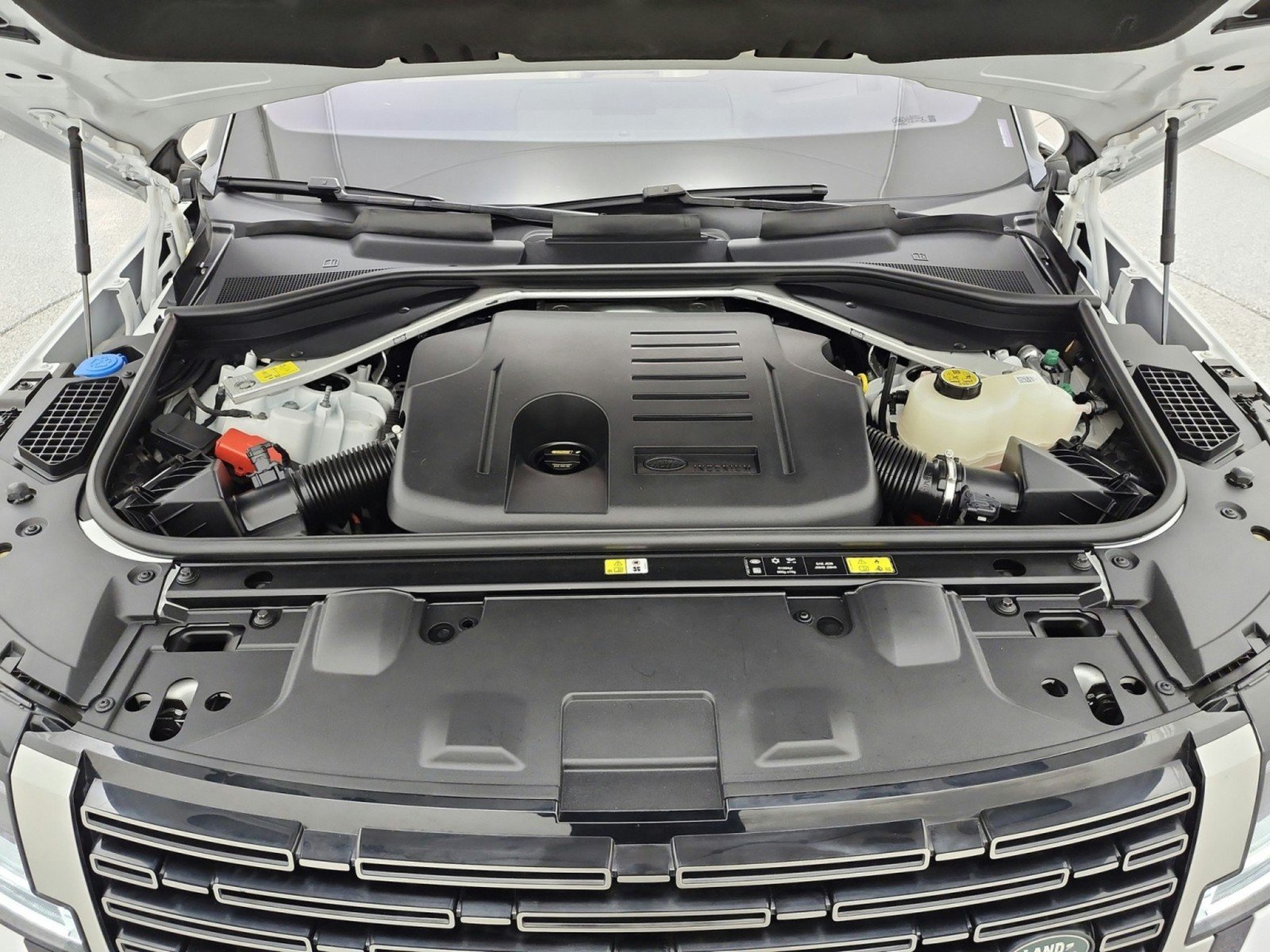 Used 2023 Land Rover Range Rover SE AWD/4WD image 16