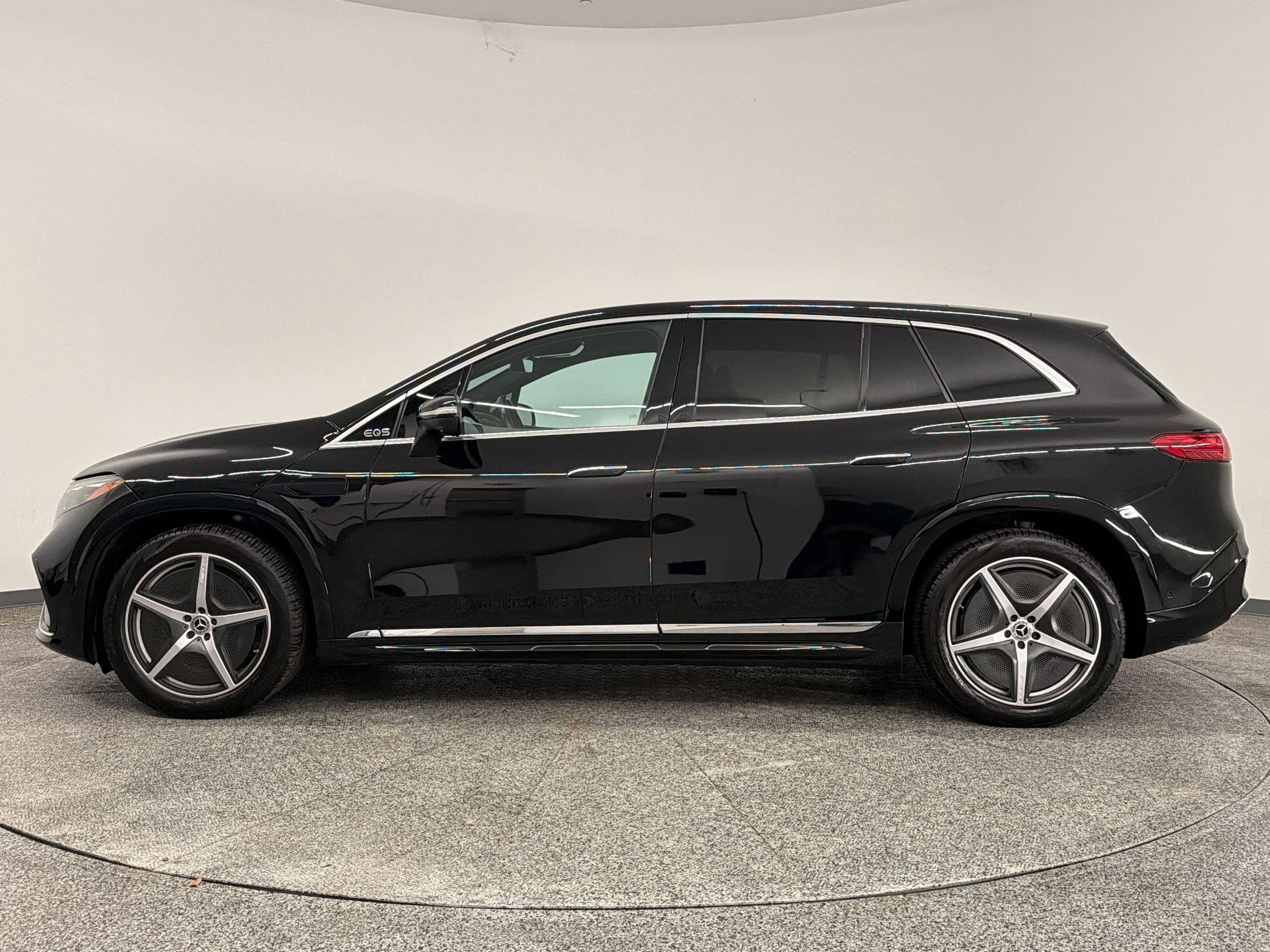 Certified 2023 Mercedes-Benz EQS 580 4MATIC SUV image 2