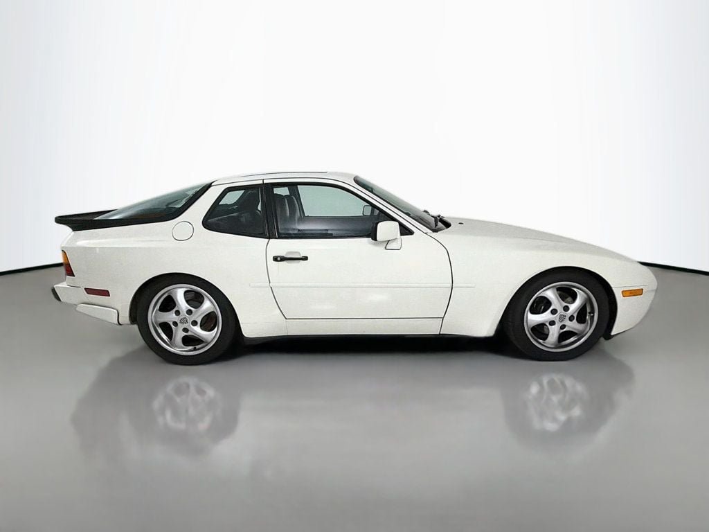 Used 1988 Porsche 944 Turbo RWD image 8