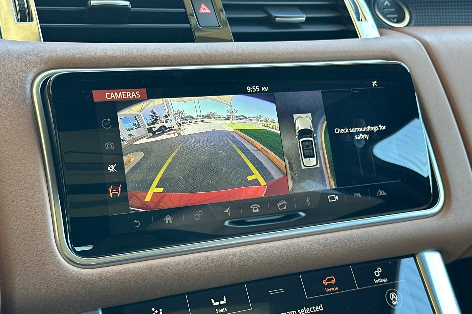 Used 2022 Land Rover Range Rover Sport SVR image 25