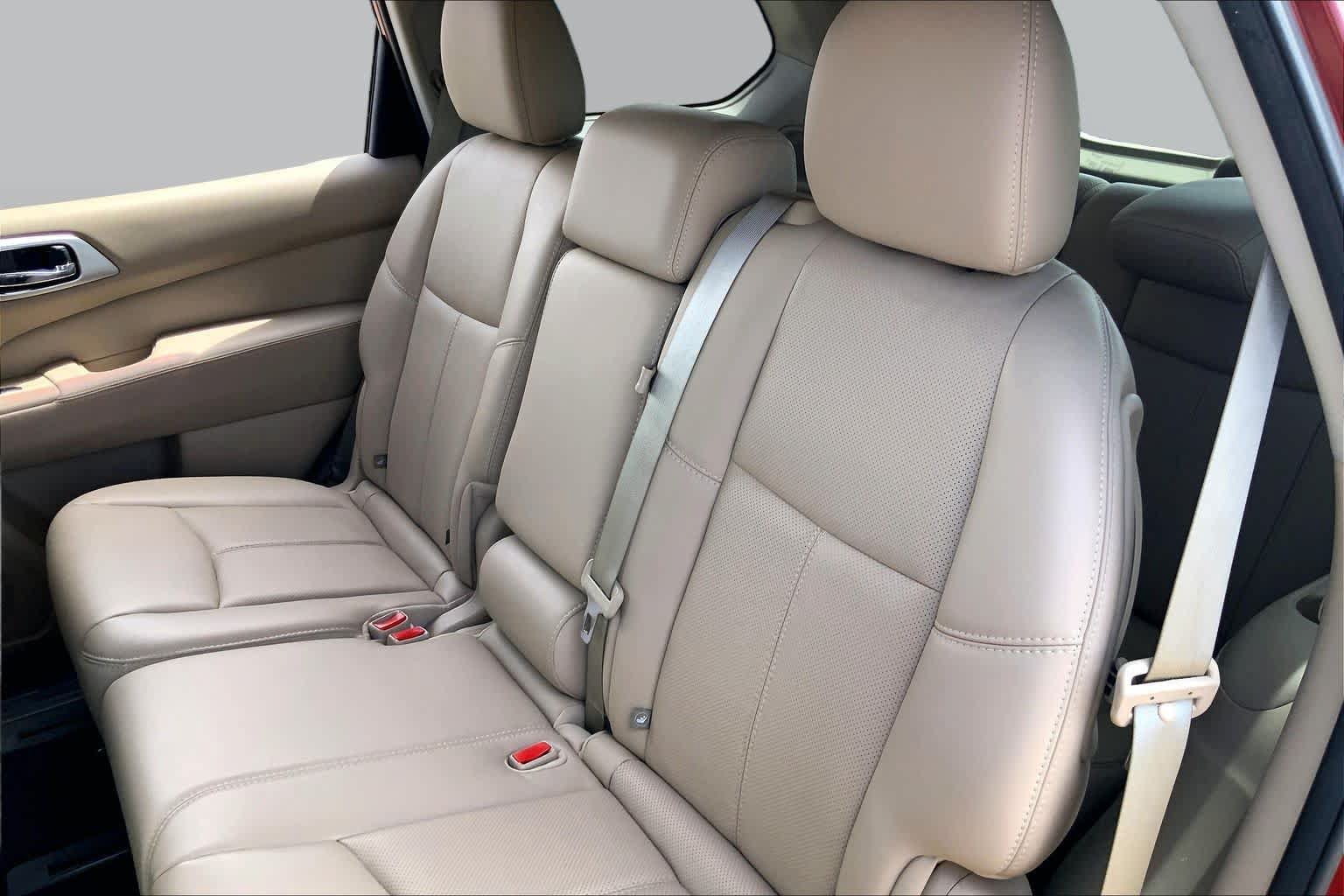 Used 2017 Nissan Pathfinder Platinum FWD image 21