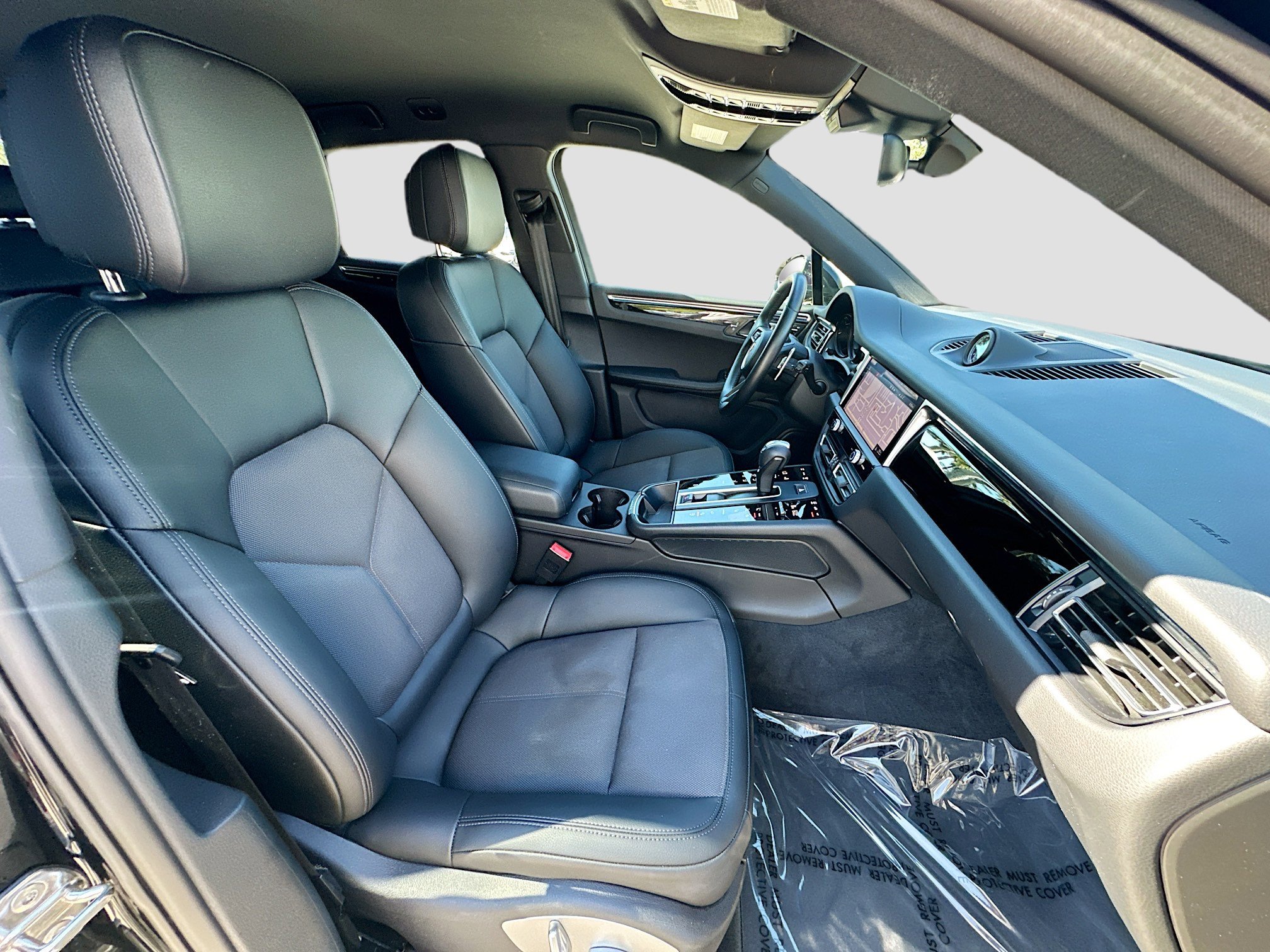 Used 2024 Porsche Macan image 33