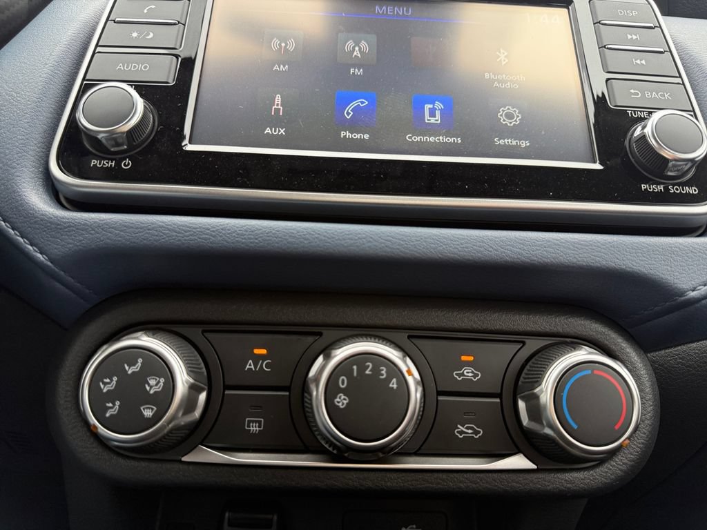 New 2025 Nissan Versa SV w/ Trunk Package FWD image 29