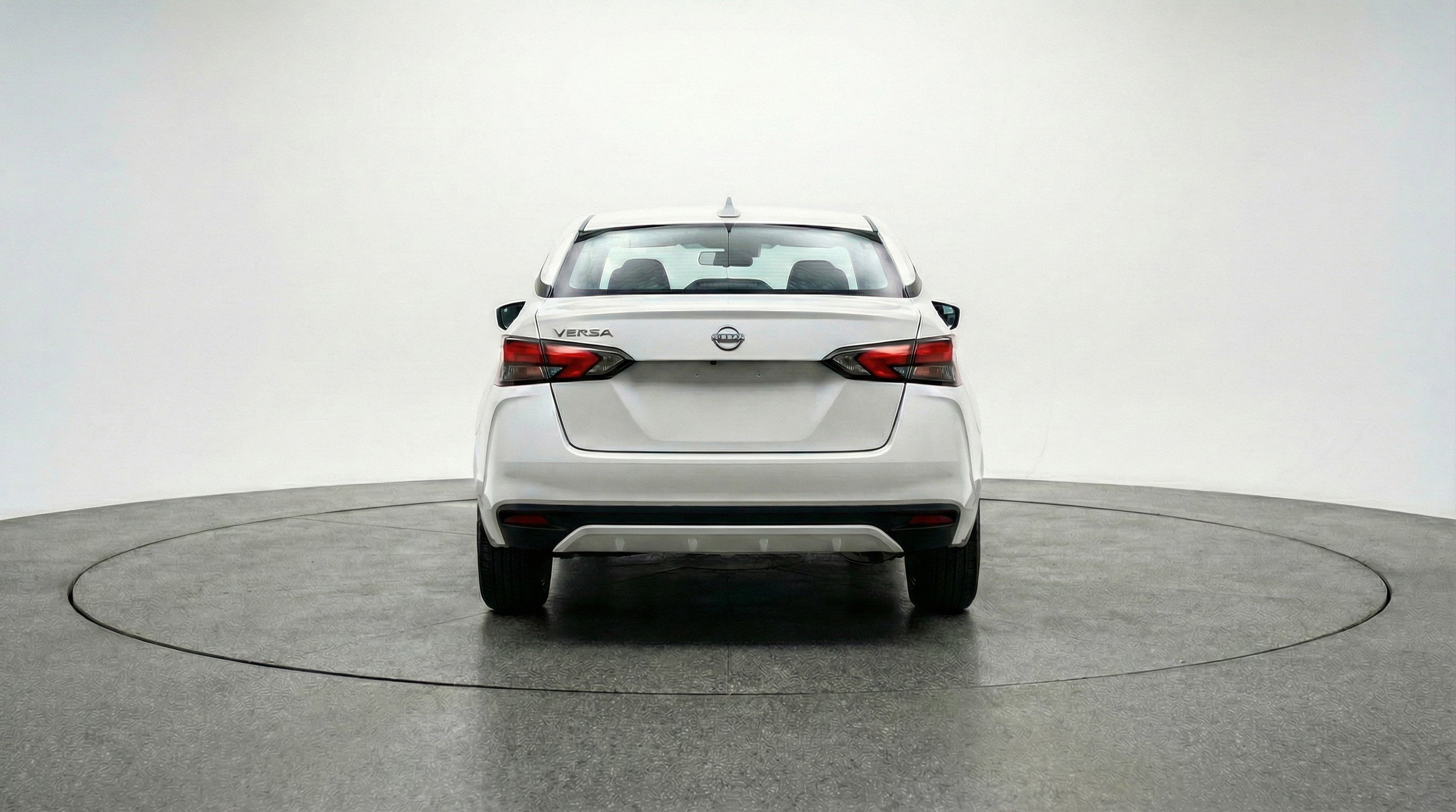 Used 2025 Nissan Versa SV image 7