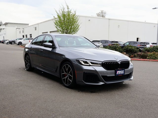 Used 2023 BMW 540i xDrive w/ Executive Package image 3
