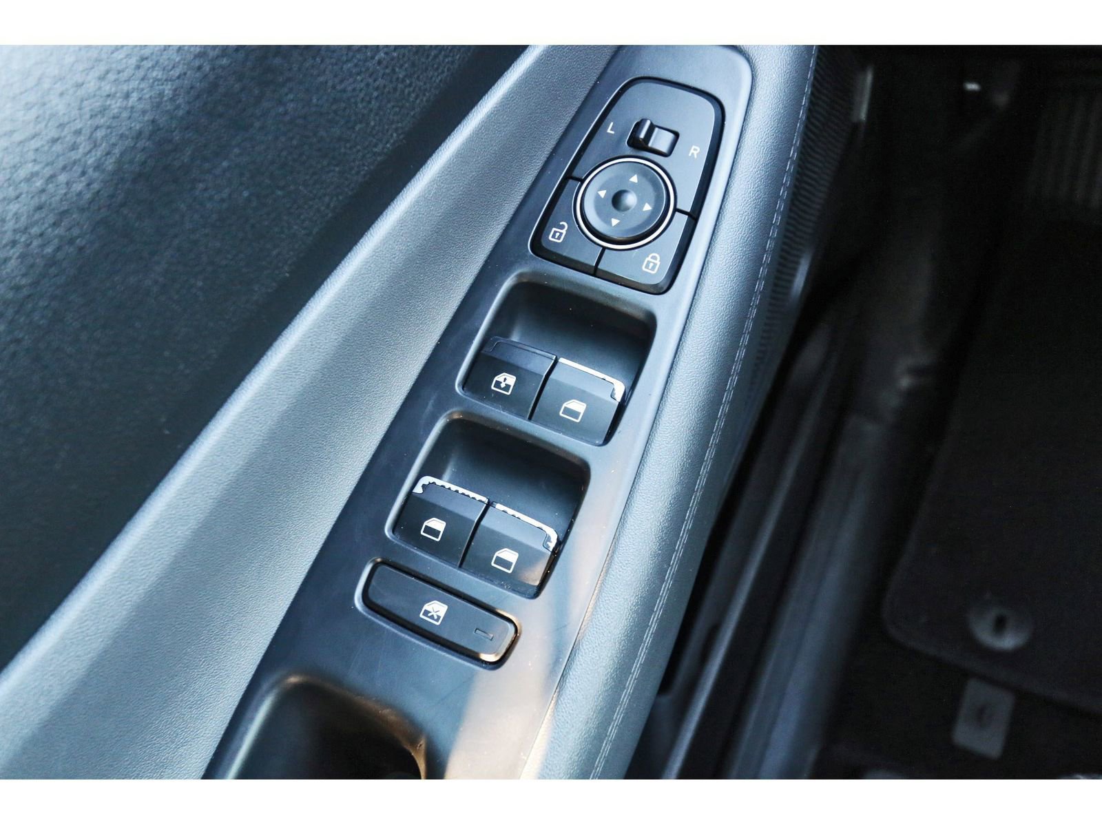 Used 2021 Hyundai Santa Fe SE image 22