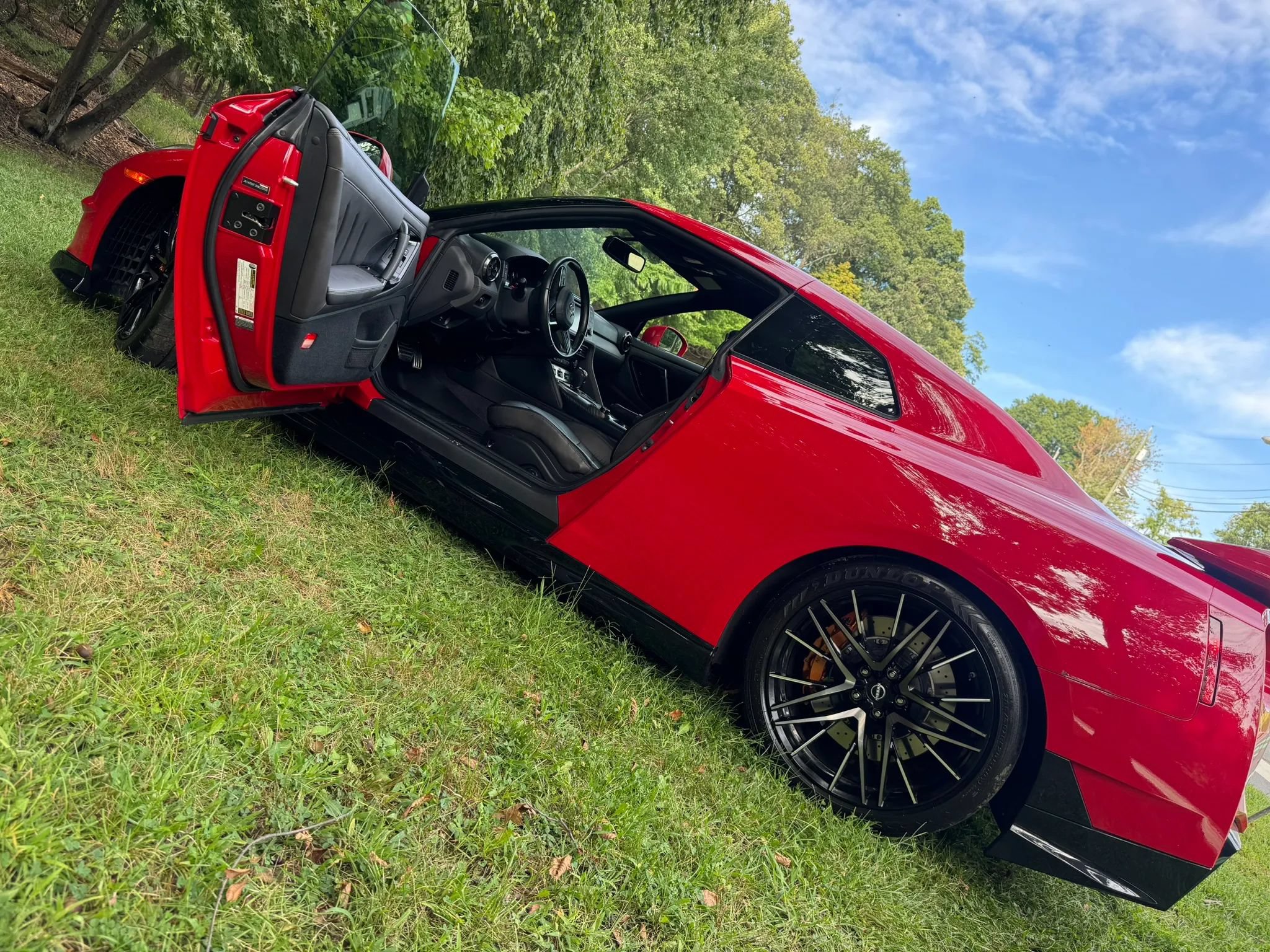Used 2024 Nissan GT-R Premium w/ Premium Interior Package AWD/4WD image 13