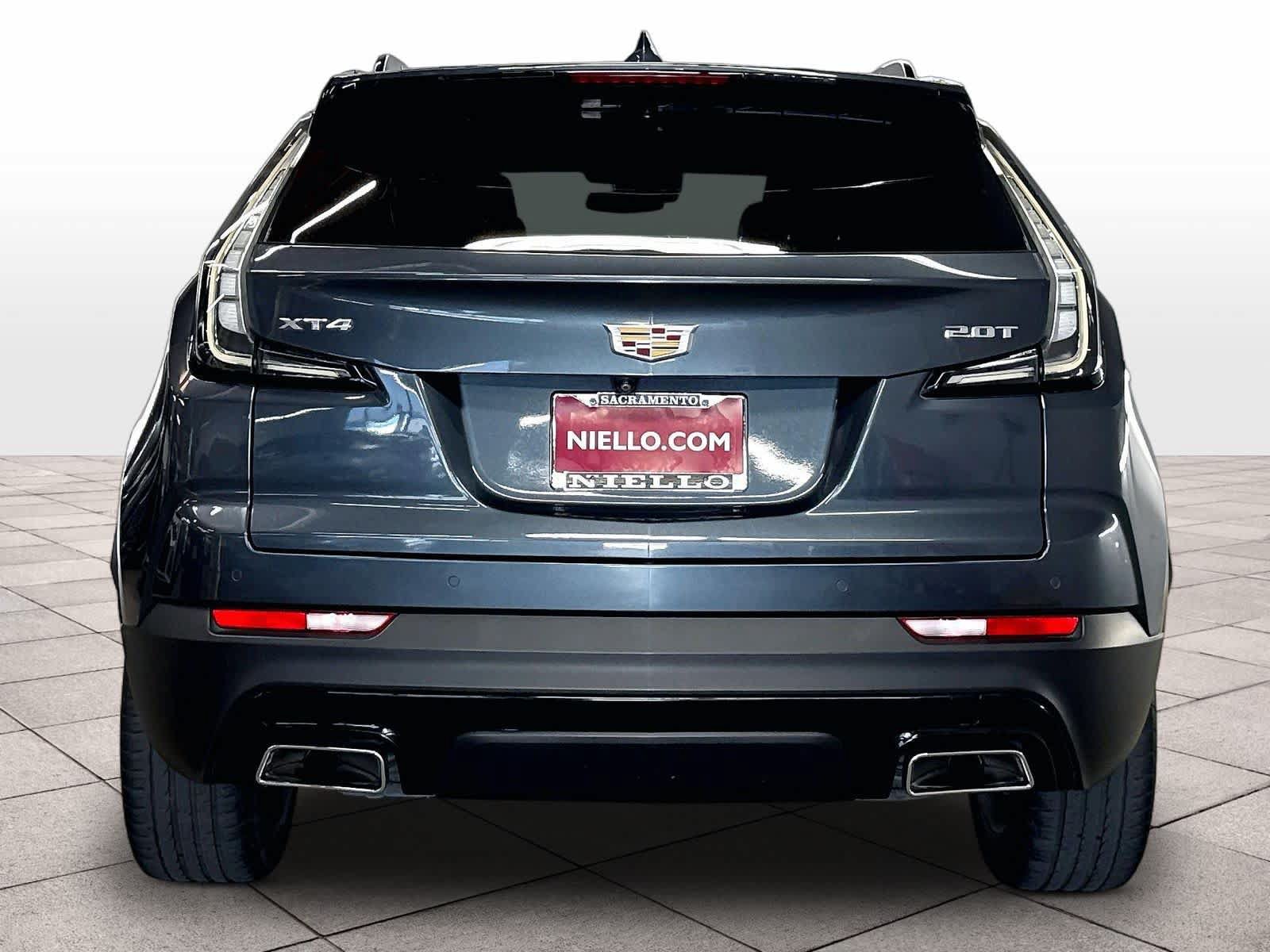 Used 2019 Cadillac XT4 Sport w/ Cold Weather Package FWD image 7
