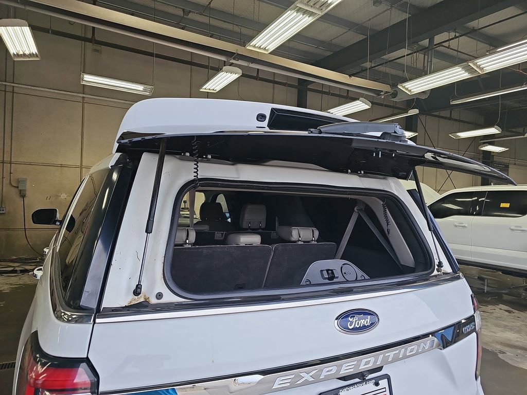 Used 2018 Ford Expedition Max Limited image 13