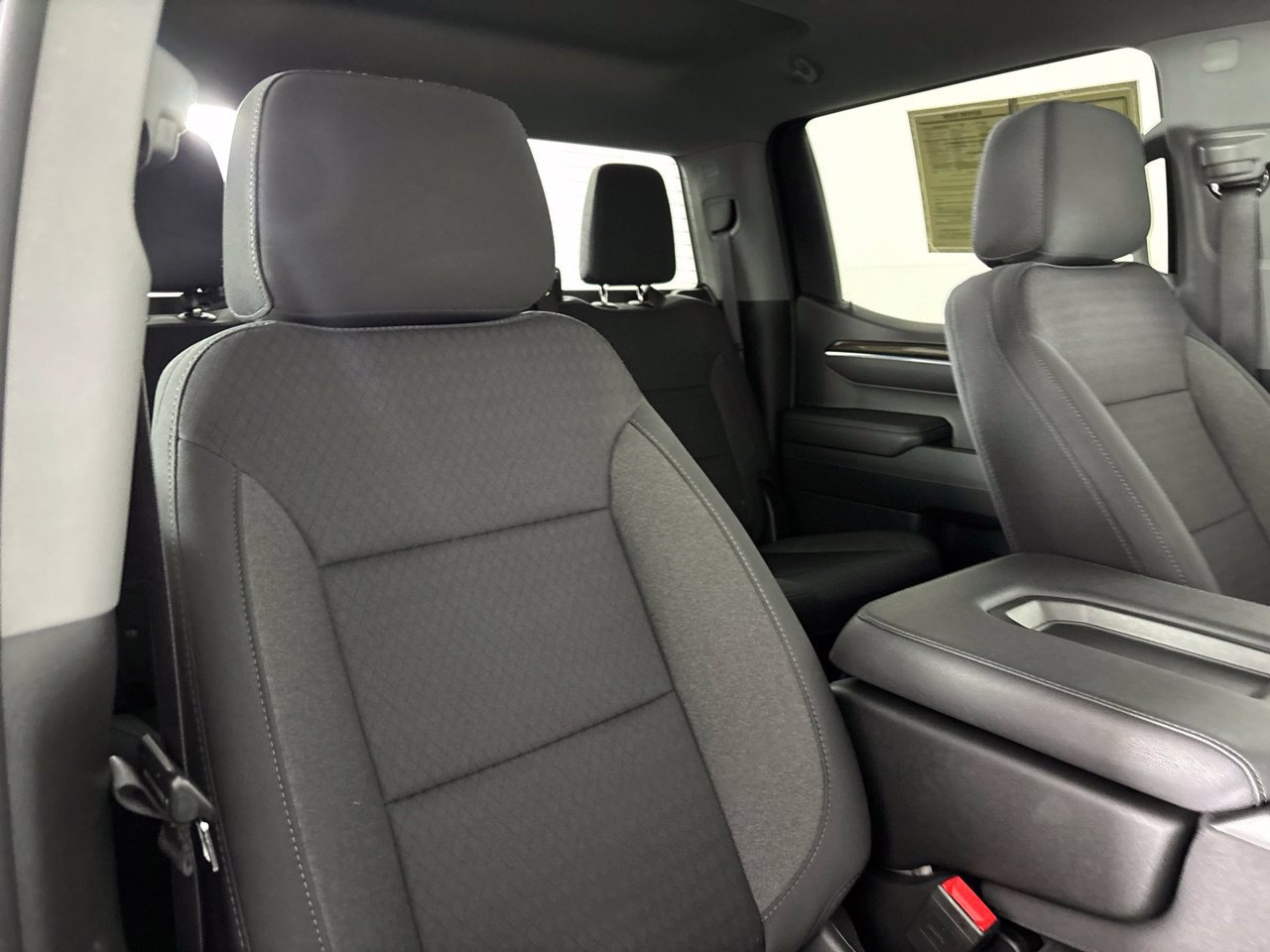 Used 2023 Chevrolet Silverado 1500 LT AWD/4WD image 28