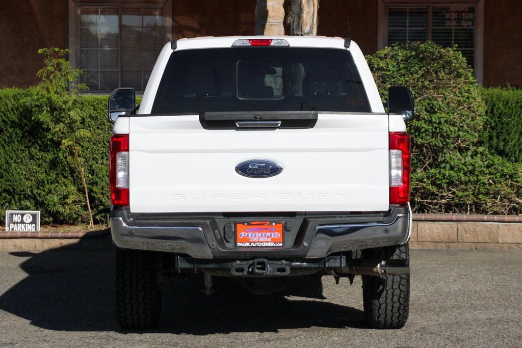 Used 2017 Ford F250 XLT w/ XLT Premium Package image 8