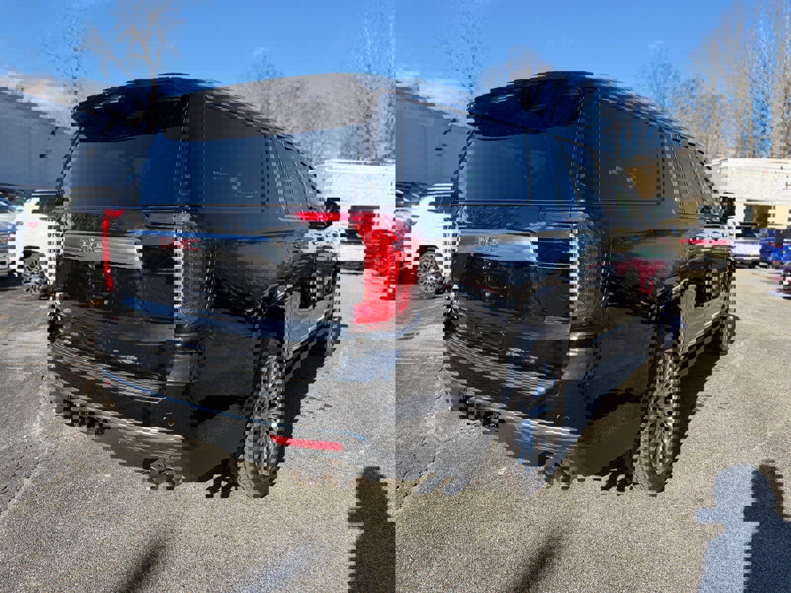 Used 2021 GMC Yukon XL Denali w/ Denali Ultimate Package image 4