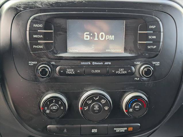 Used 2016 Kia Soul + FWD image 13