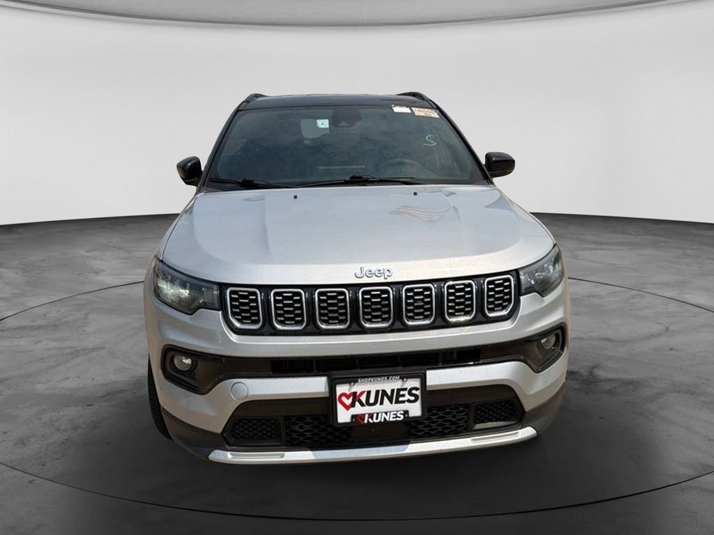 Used 2025 Jeep Compass Limited AWD/4WD image 4