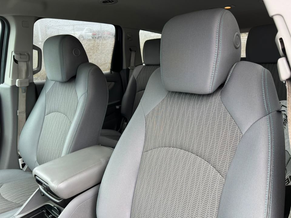 Used 2017 Chevrolet Traverse LS FWD image 11