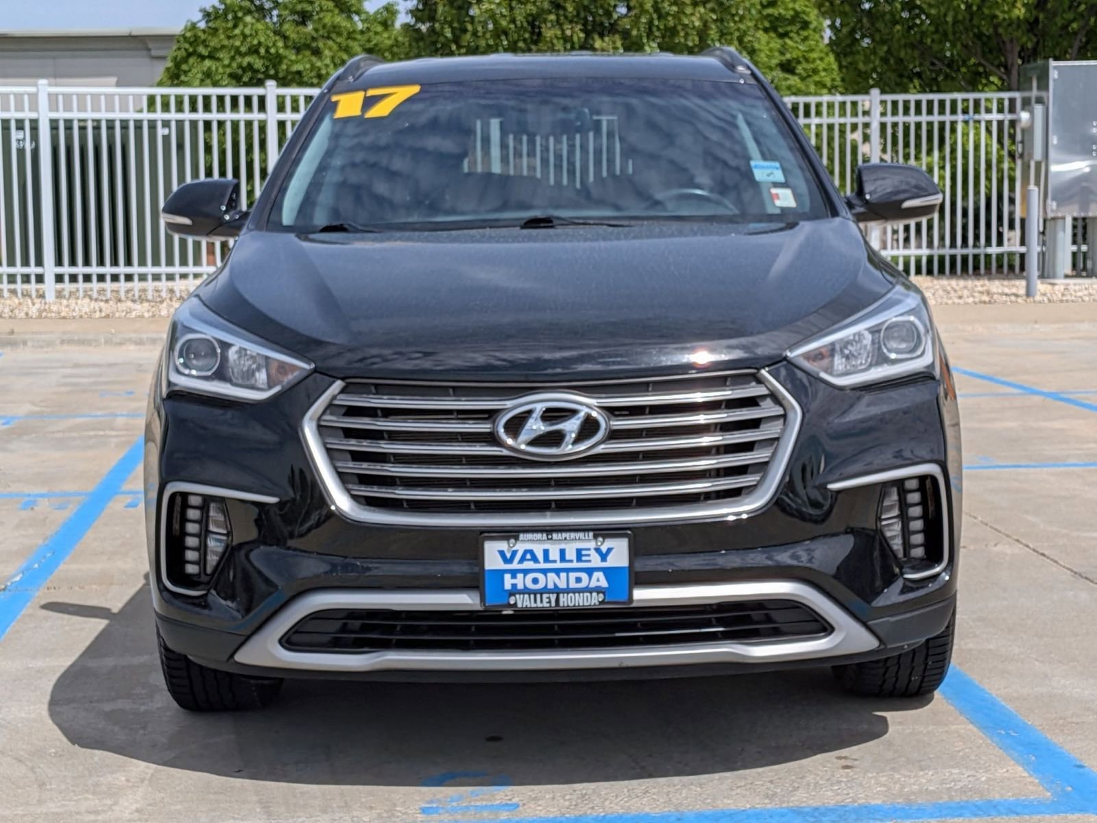 Used 2017 Hyundai Santa Fe Limited AWD/4WD image 3