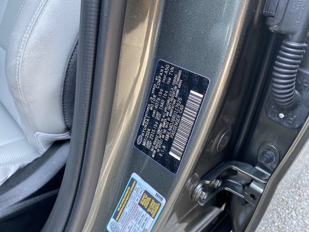 Certified 2024 Hyundai Elantra Limited FWD image 37