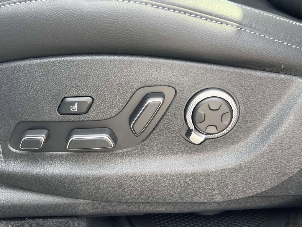 New 2025 Genesis GV80 2.5T Prestige image 18