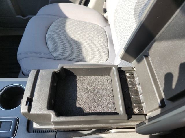 Used 2010 Chevrolet Traverse LT FWD image 21