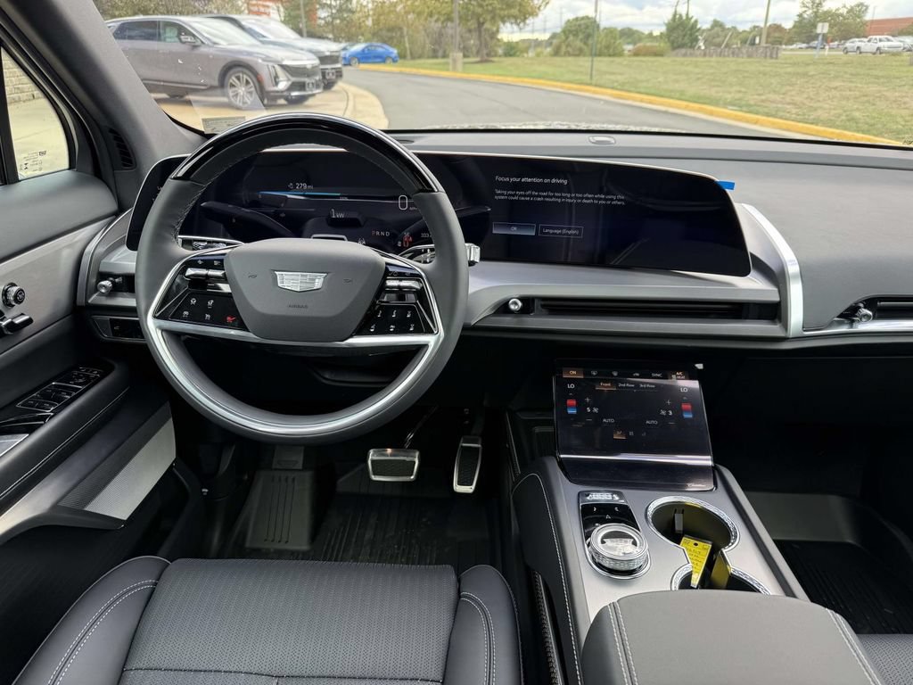 New 2026 Cadillac Vistiq Luxury w/ LPO, Floor Liner Package AWD/4WD image 8