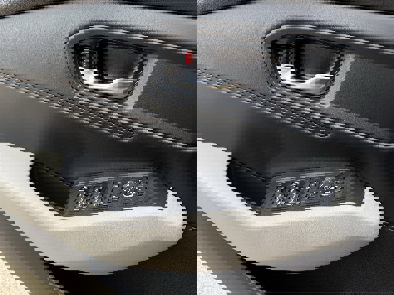 Used 2023 Honda Accord EX image 23