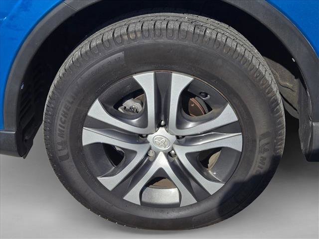 Used 2018 Toyota RAV4 LE image 22