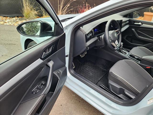 Certified 2025 Volkswagen Jetta Sport image 23